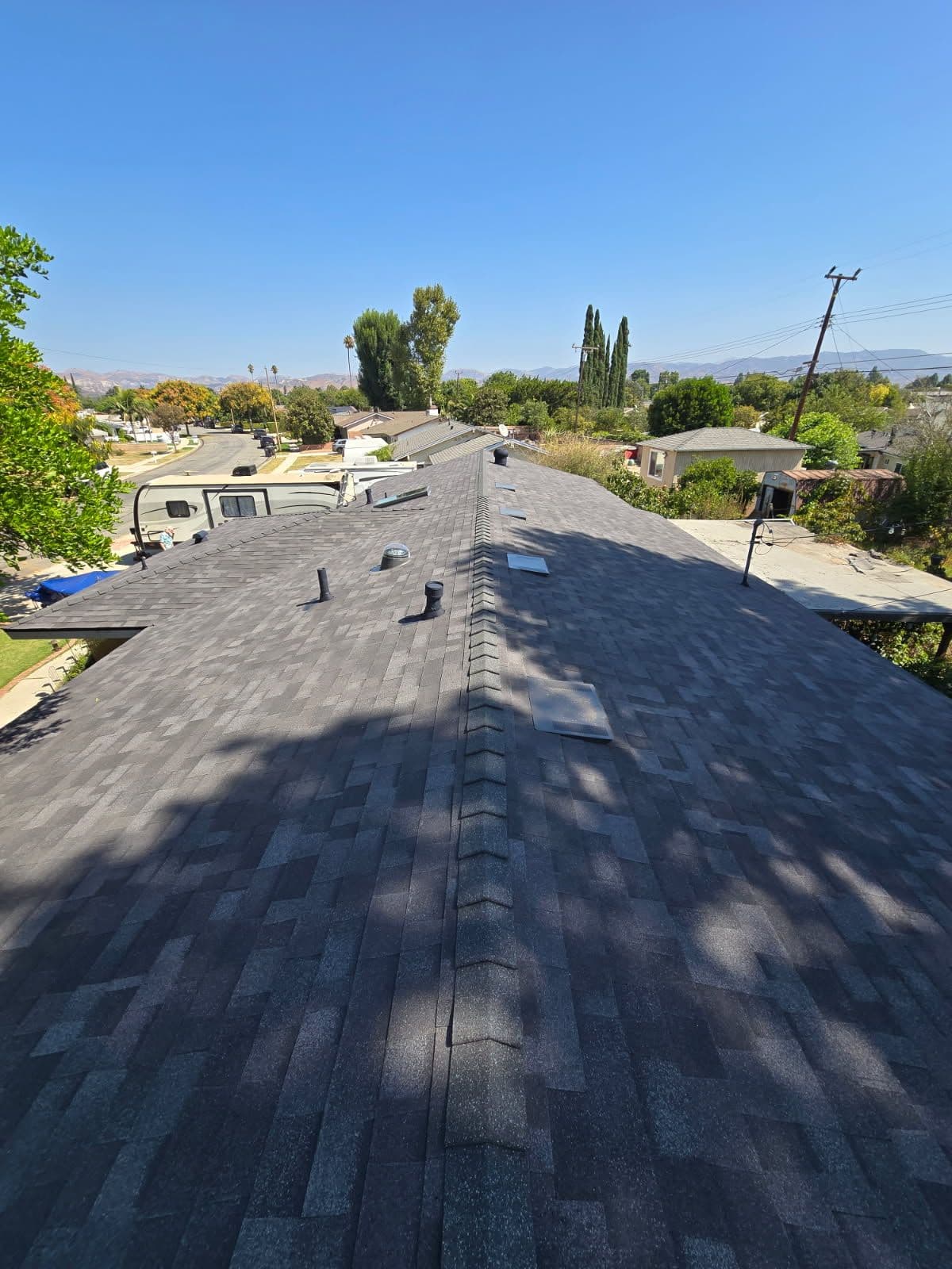 Gallery photos for Stunning Malarkey Black Dusk Shingle Installation: Image #1